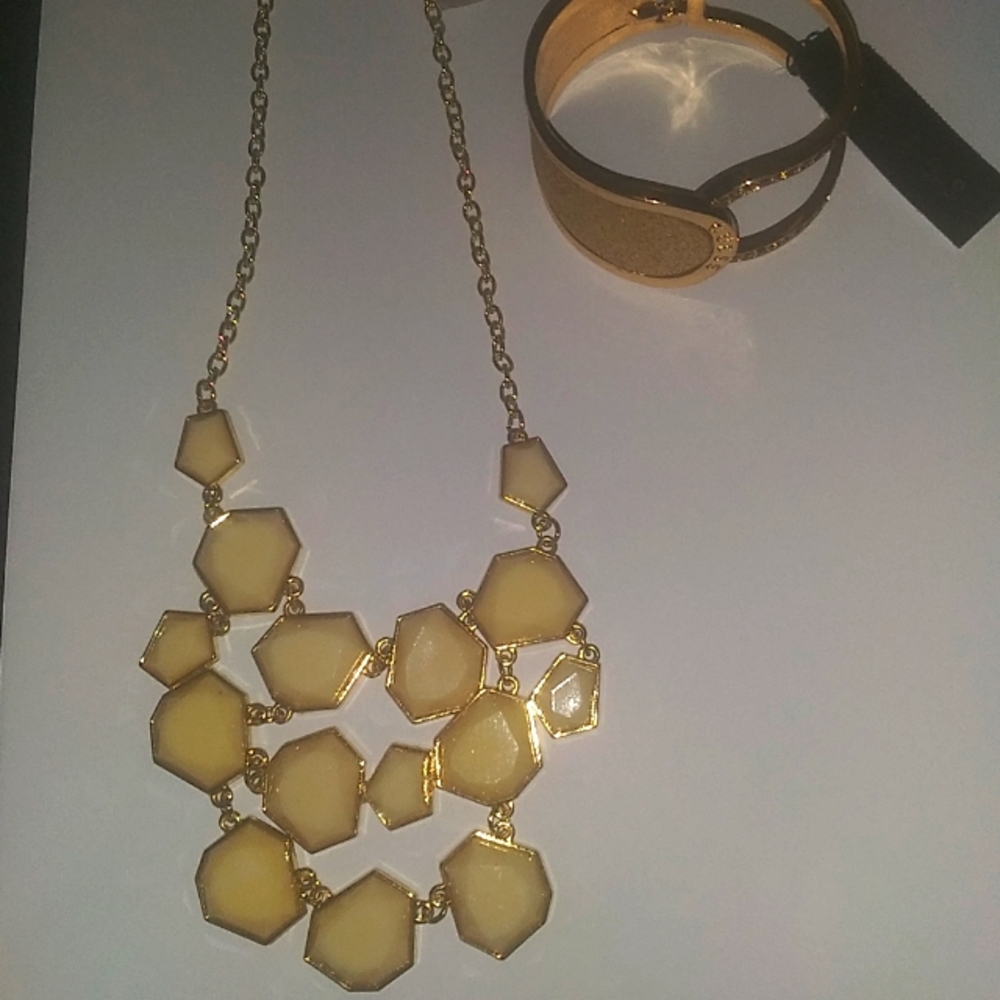 Guess NWT Necklace and Bracelet